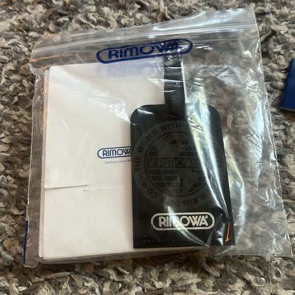 RIMOWA Black Leather Luggage Tag - Picture 5 of 5